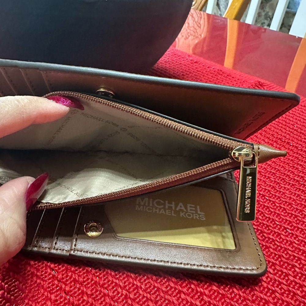 🤎🤎NWT Michael Kors Jet Set large Brown signature Wallet🤎🤎 - Picture 9 of 16
